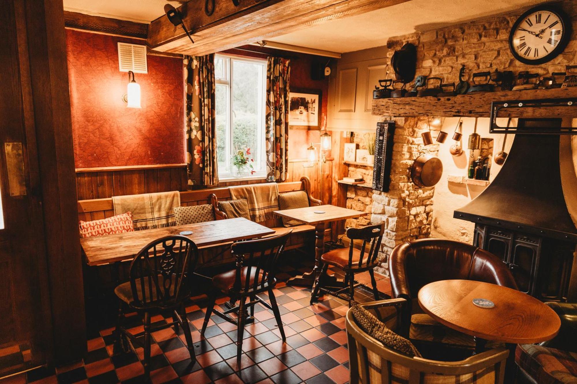 אוקהאם The White Lion Inn מראה חיצוני תמונה